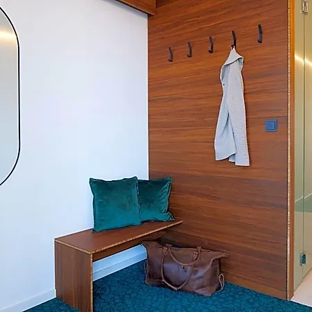 Hotel Tin - - Aus Hochwertig Ausgebauten Ueberseecontainern 3*