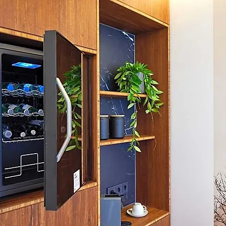 Hotel Tin - - Aus Hochwertig Ausgebauten Ueberseecontainern
