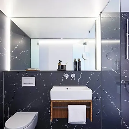 Tin - - Aus Hochwertig Ausgebauten Ueberseecontainern Hotel