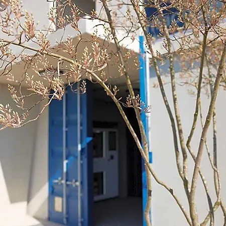 Tin - - Aus Hochwertig Ausgebauten Ueberseecontainern 3*