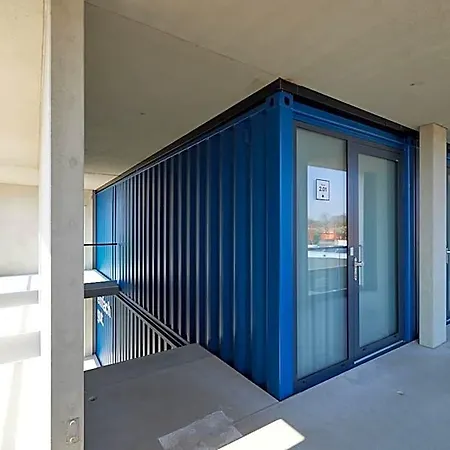 Hotel Tin - - Aus Hochwertig Ausgebauten Ueberseecontainern 3*